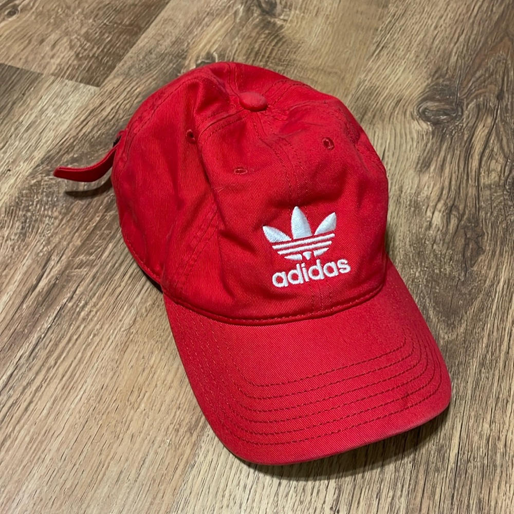 RED ADIDAS women’s baseball hat